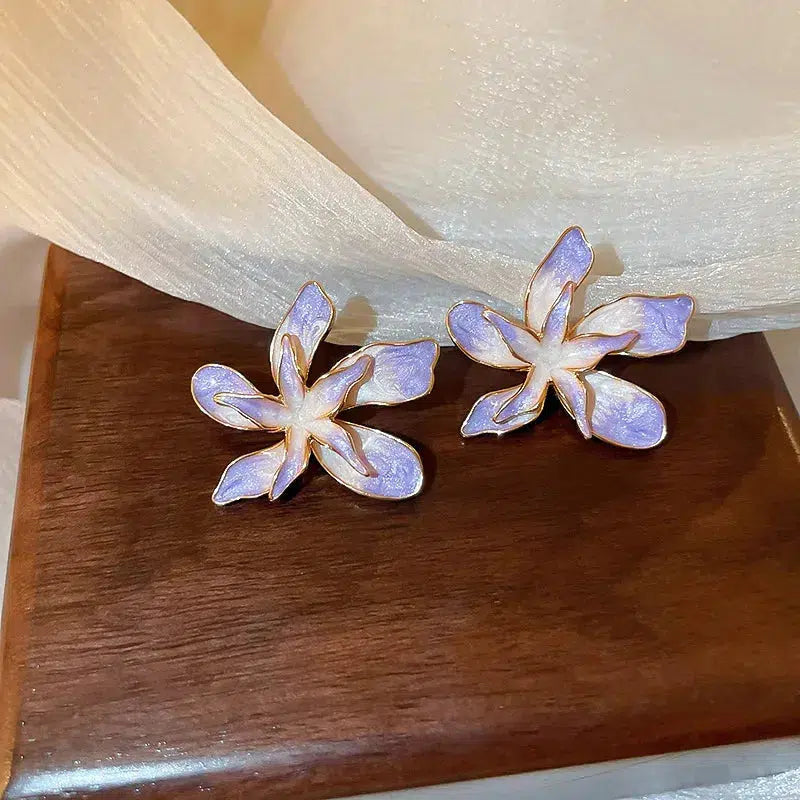 Charming Flower Gold Stud Earrings for Y2K Aesthetic, Perfect for Trendy Outfits