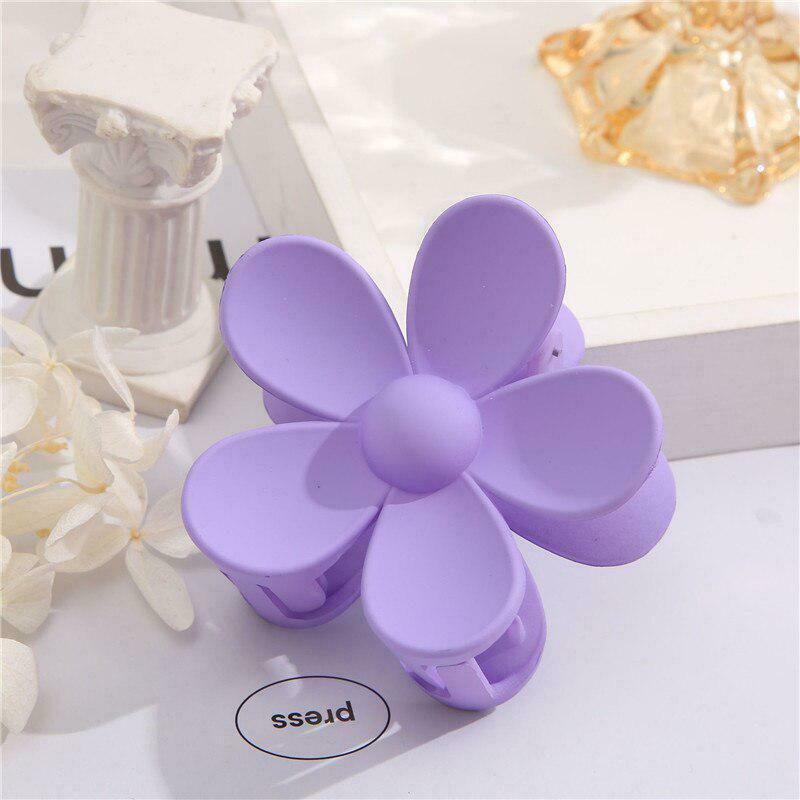 Charming Flower Shaped Hair Clip - Y2K Aesthetic for Cottagecore & Indie Hairstyles