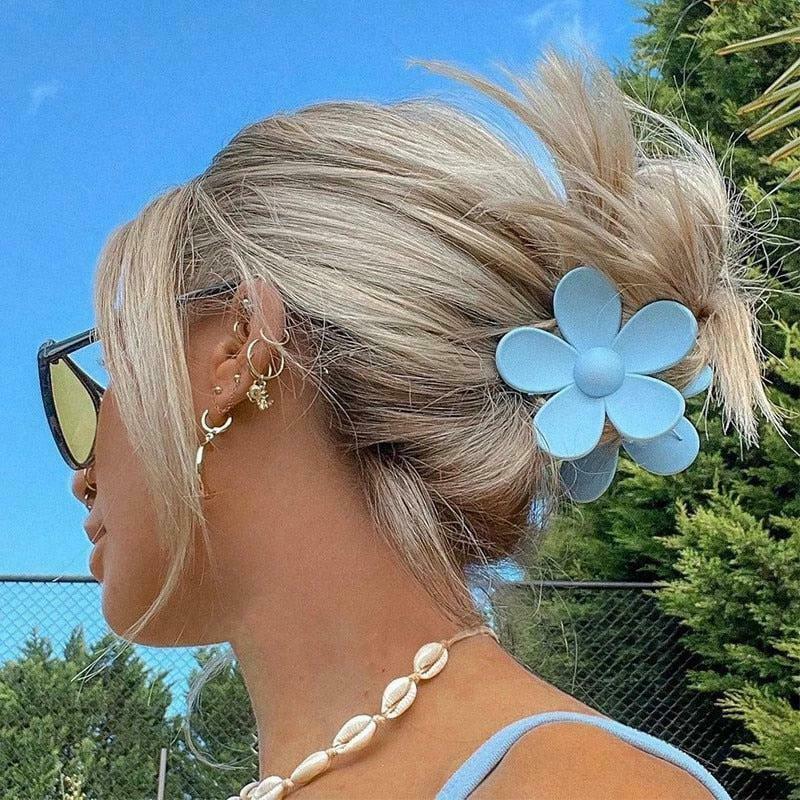 Charming Flower Shaped Hair Clip - Y2K Aesthetic for Cottagecore & Indie Hairstyles