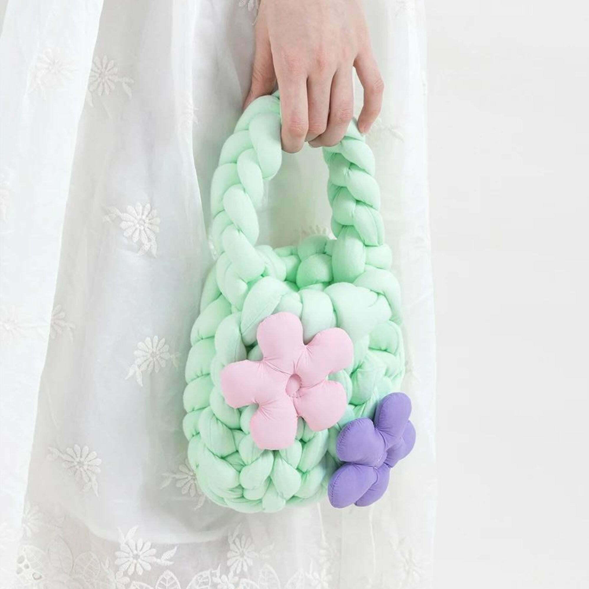 Chic Y2K Style Super Bulky Yarn Handbag - Trendy Minimalist Accessory for Cottagecore Vibes