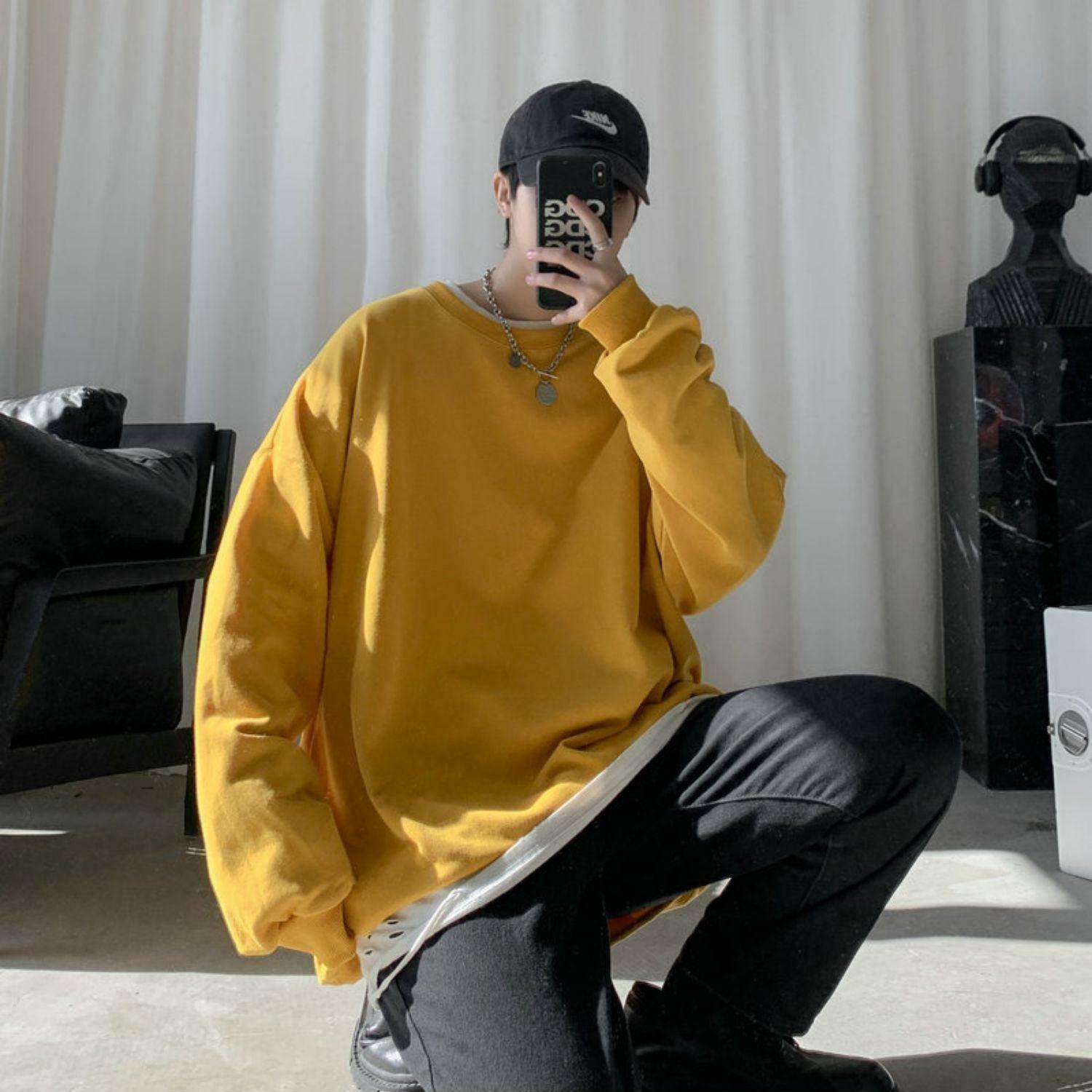Trendy Y2K Style Oversized Sweatshirt with Vintage Graphic - Cozy Corduroy Aesthetic